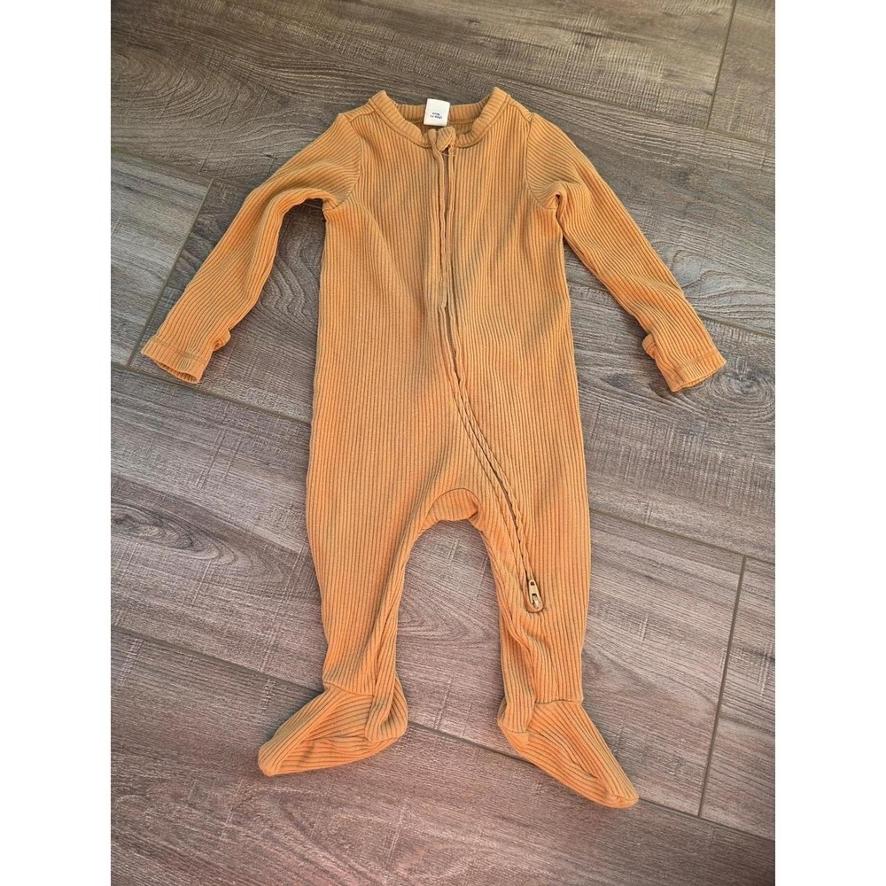 Old navy baby boy sleeper 6-9 mos
